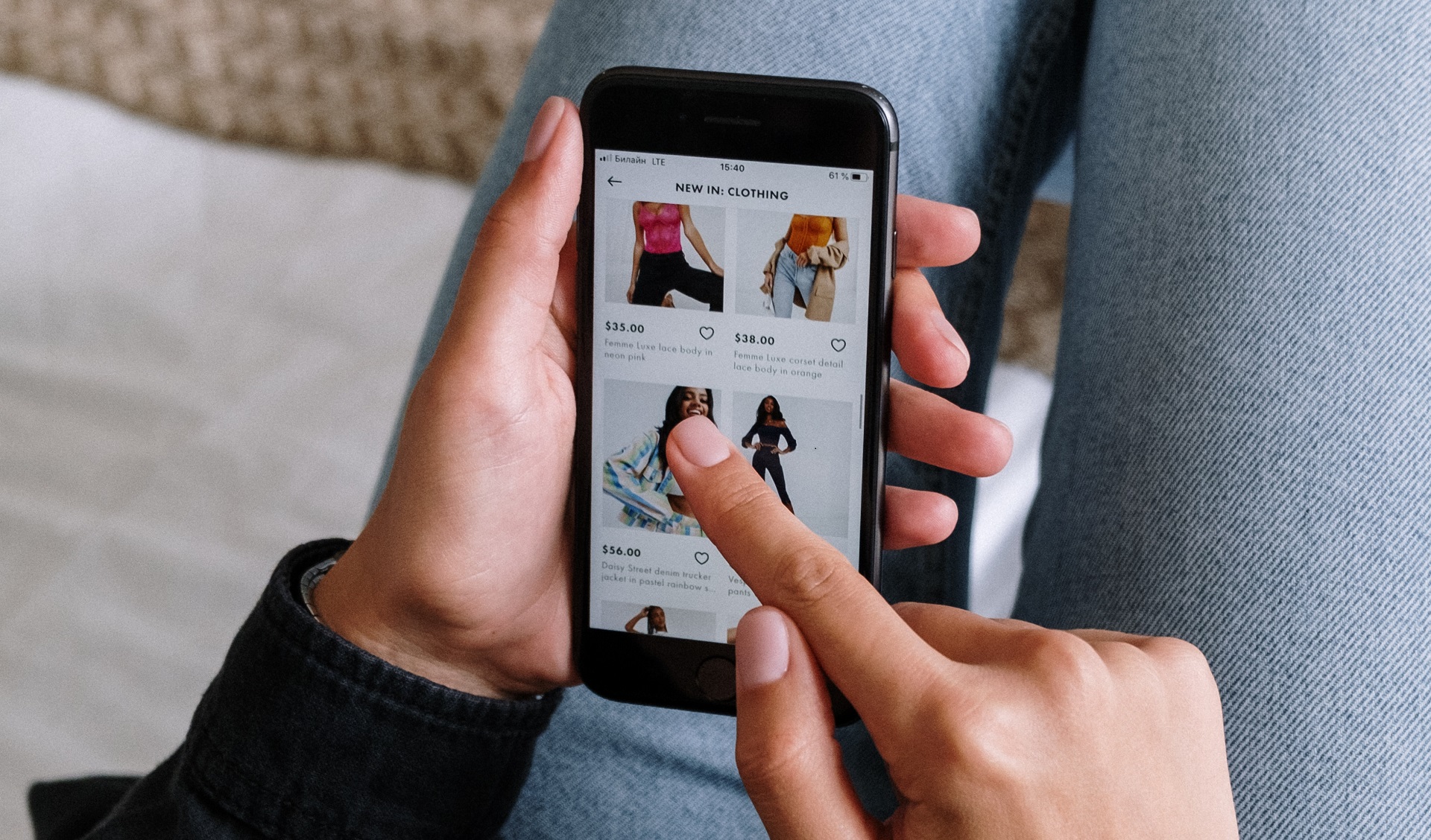 How to Use the Amazon Message Center to Gain Satisfied Customers in 2024